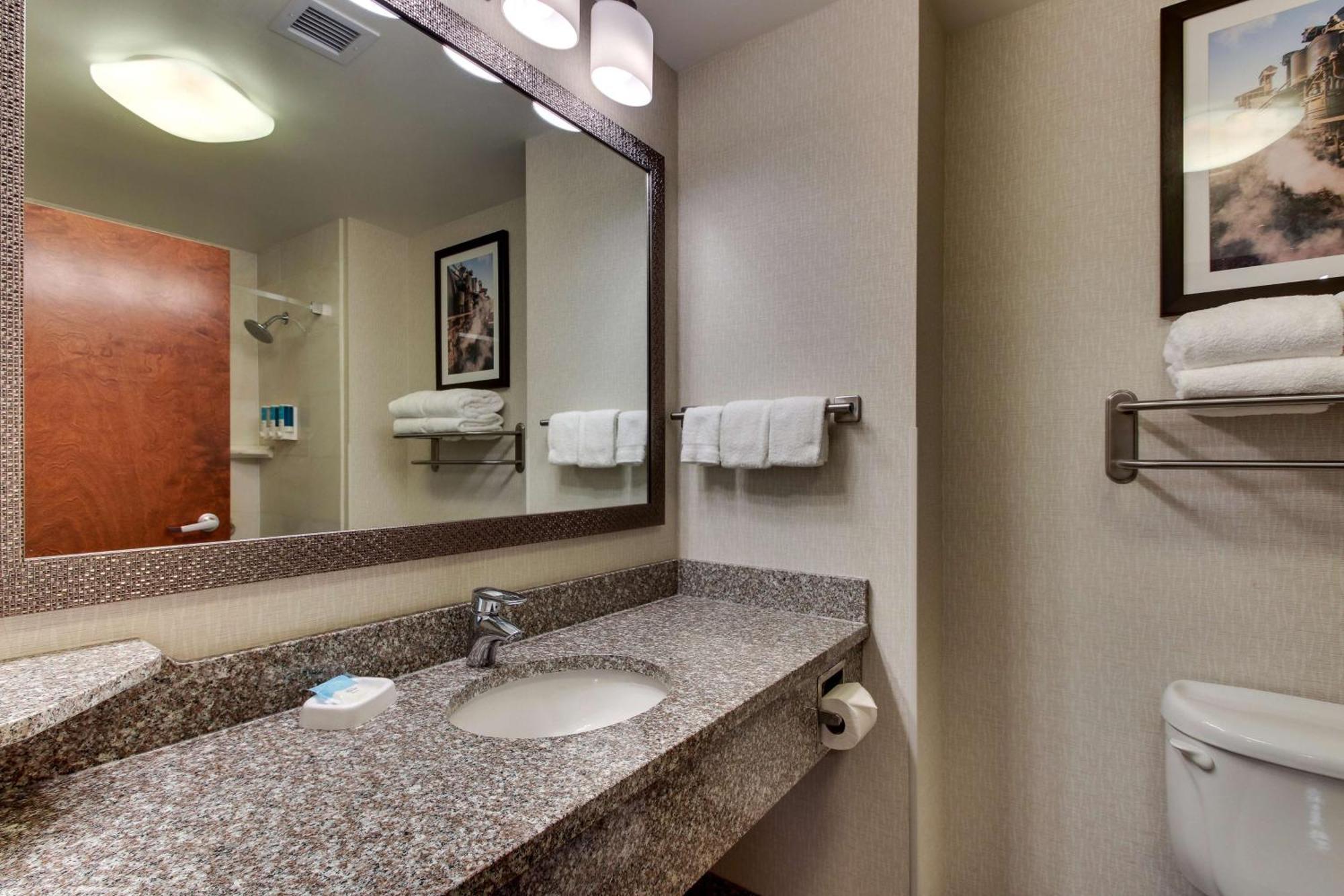 Drury Inn & Suites Меридиан Екстериор снимка
