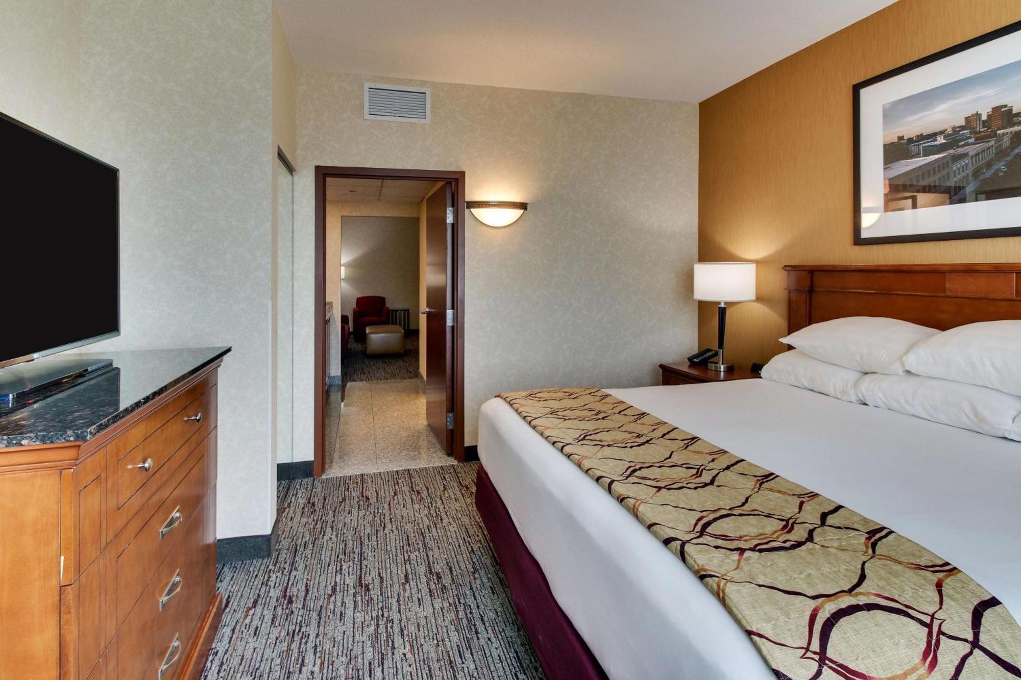 Drury Inn & Suites Меридиан Екстериор снимка